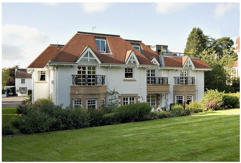 Front view of 5 Cammo Road, Edinburgh, ca. 2010